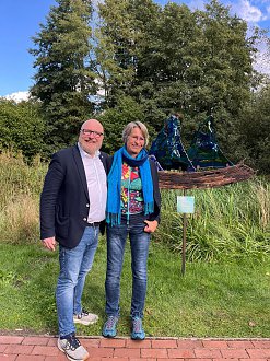 Gundula Menking und Ulf-Marcus Grube vor Publikumspreis (Stadt Munster)